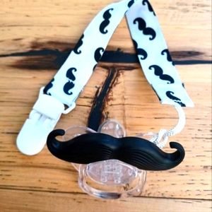 Nwt Brand new mustache pacifier with pacifier chain
